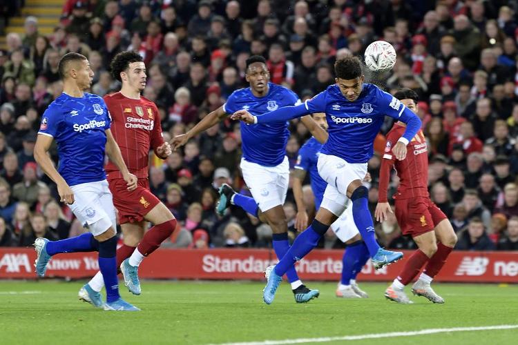 决战星期四：懂球帝3-2绝杀阿里巴巴，云龙客串门将两次失误送礼