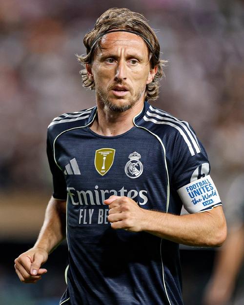 斯普利特谈杨瀚森倒地不起疯狂投诉：裁判没给核实的时间